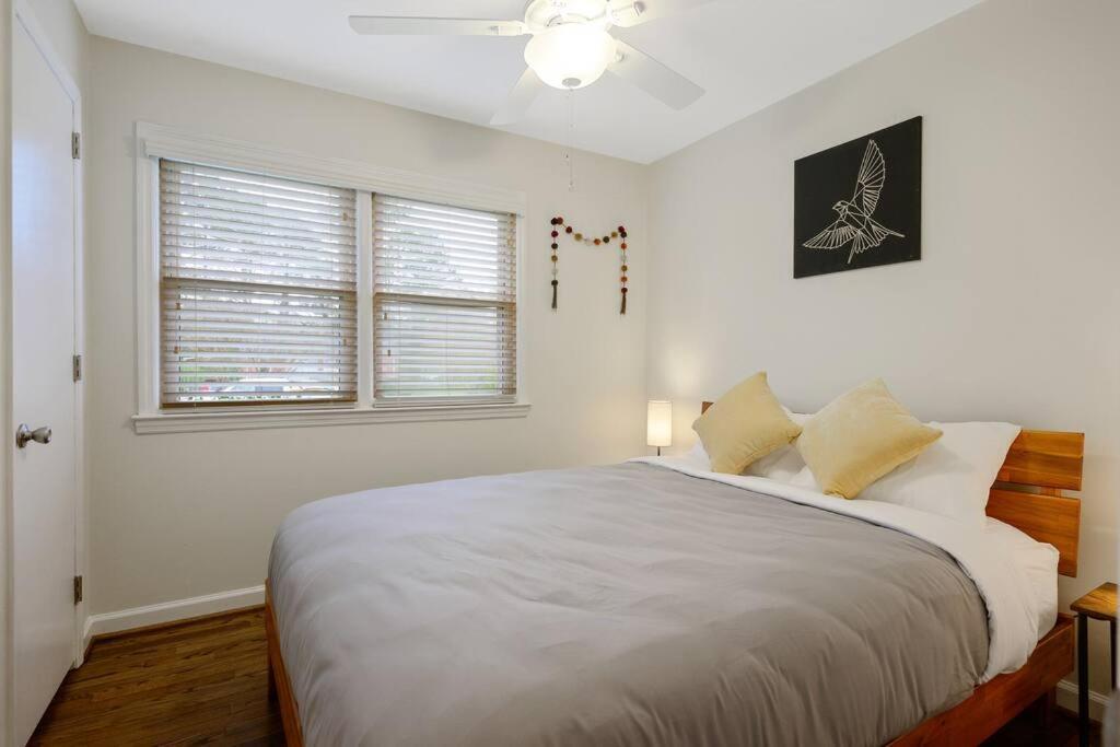 Cozy 3 Bedroom Cottage With Huge Fenced-In Yard Raleigh Dış mekan fotoğraf